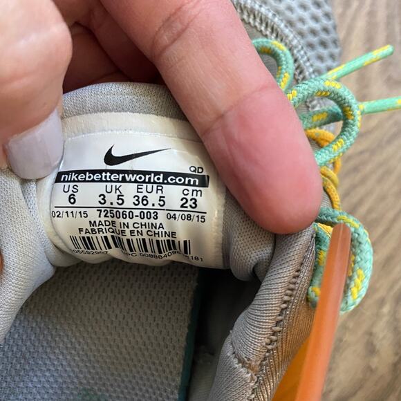 Nike Free Virtuous Sneakers Women's 6 Style Code: 725060-003 - Picture 6 of 6